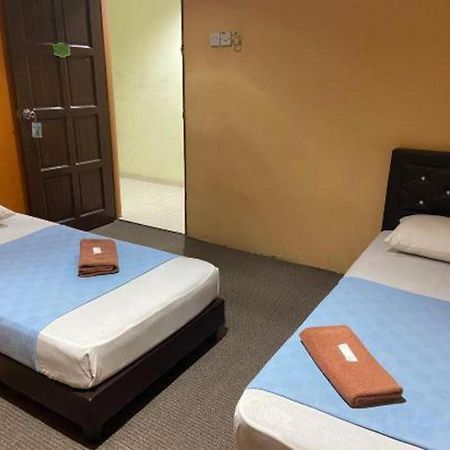 Oyo 91065 Hotel De Anjung Muadzam Shah Eksteriør billede