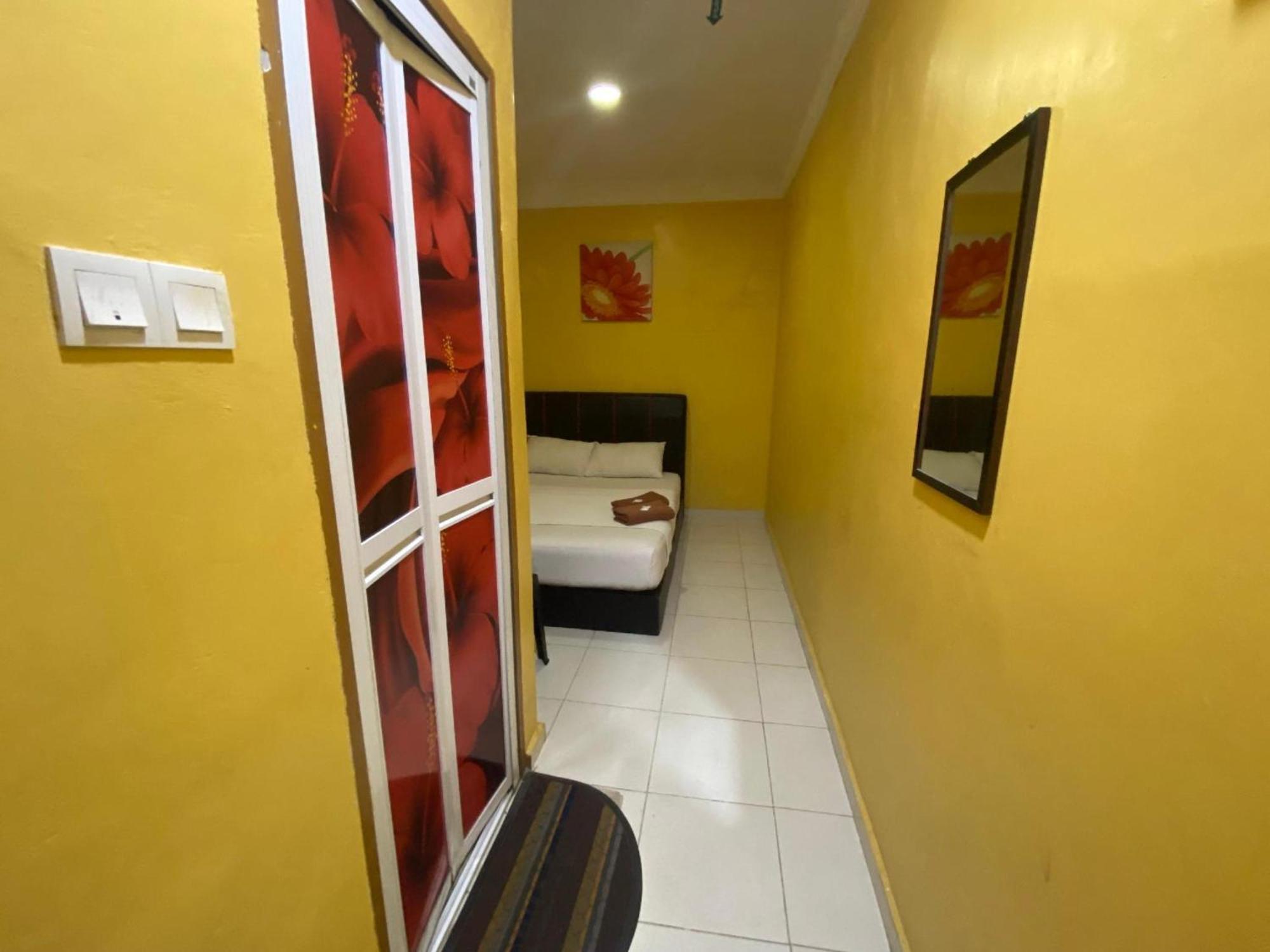 Oyo 91065 Hotel De Anjung Muadzam Shah Eksteriør billede