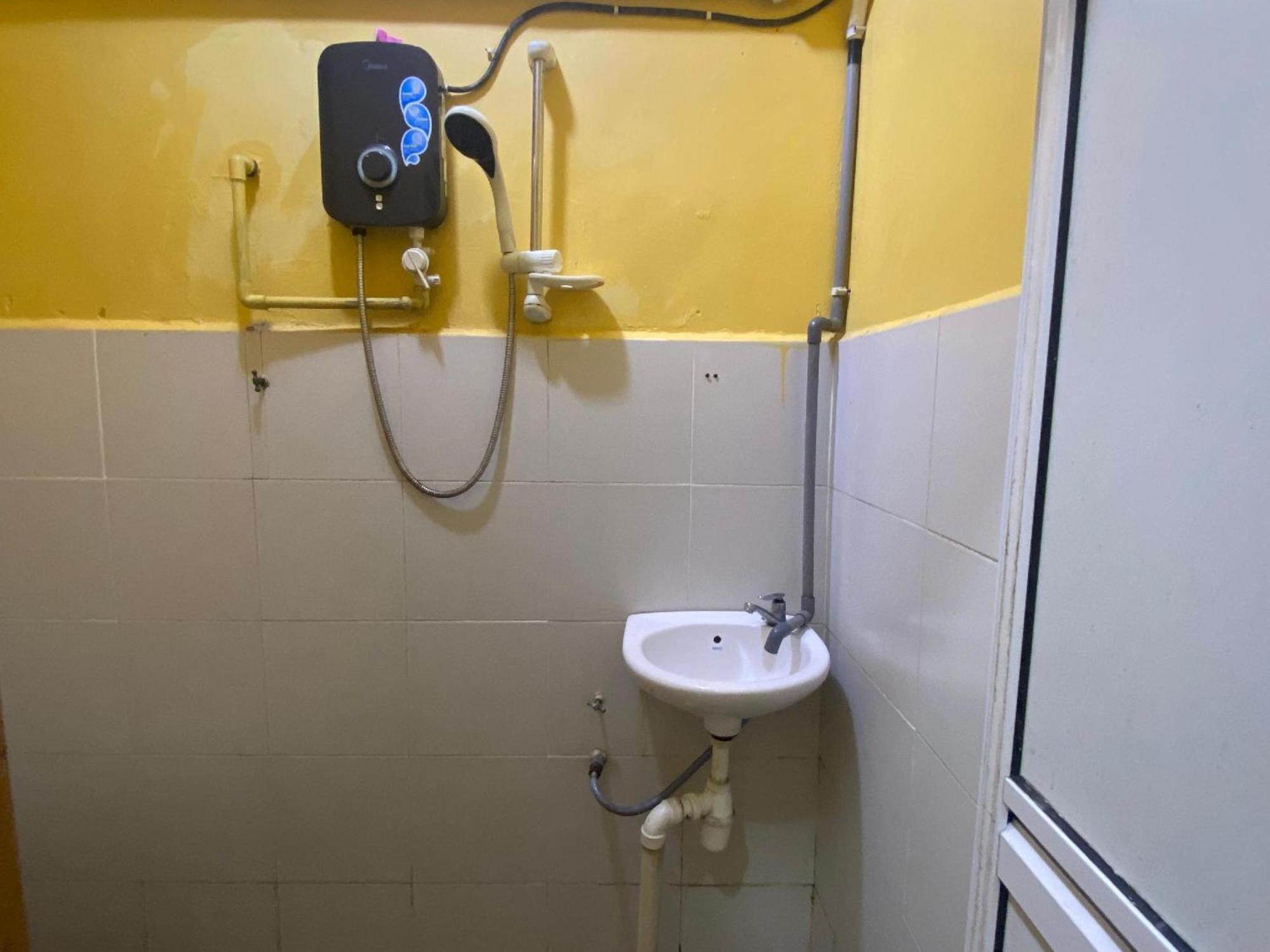 Oyo 91065 Hotel De Anjung Muadzam Shah Eksteriør billede