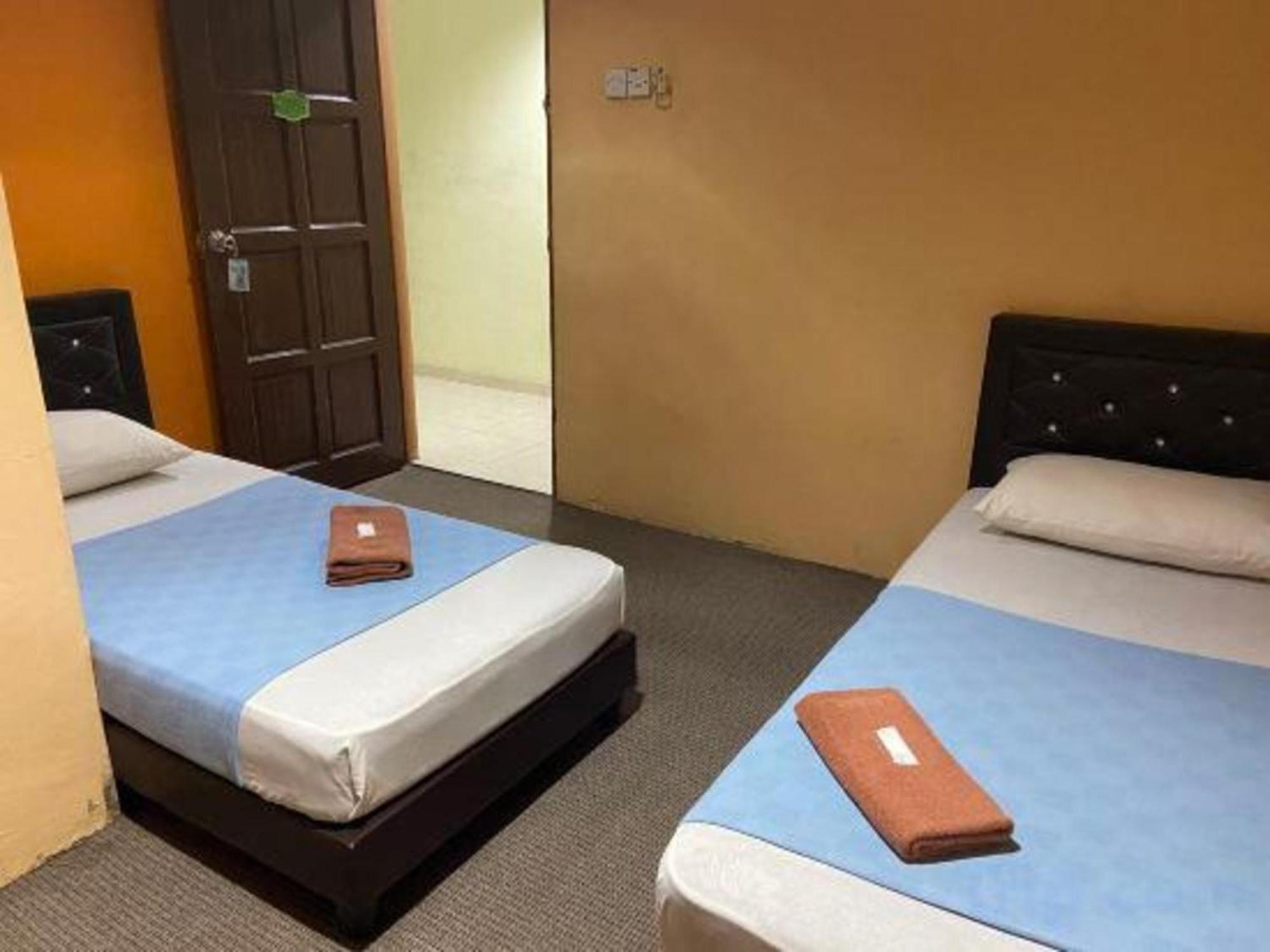 Oyo 91065 Hotel De Anjung Muadzam Shah Eksteriør billede