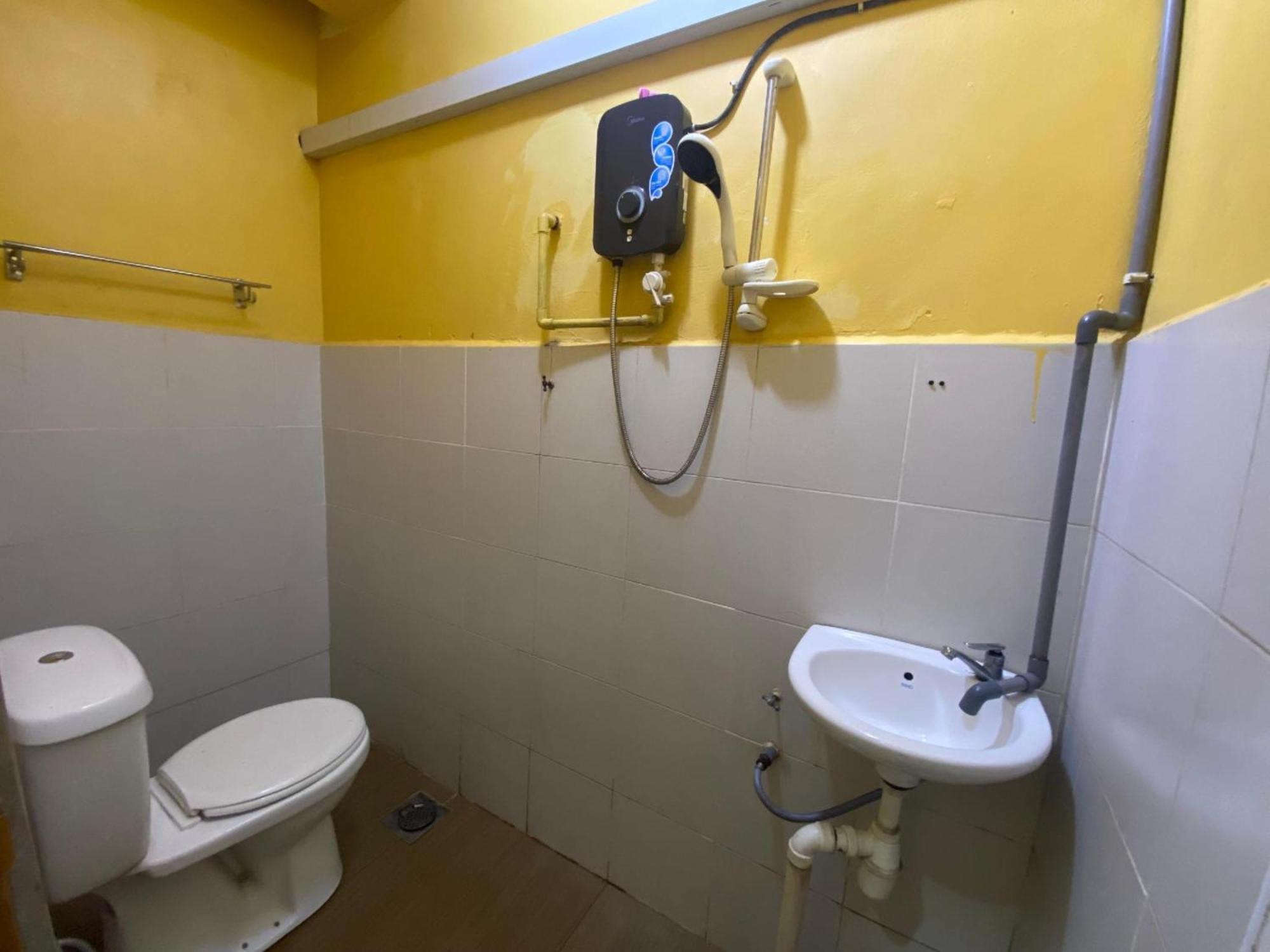 Oyo 91065 Hotel De Anjung Muadzam Shah Eksteriør billede