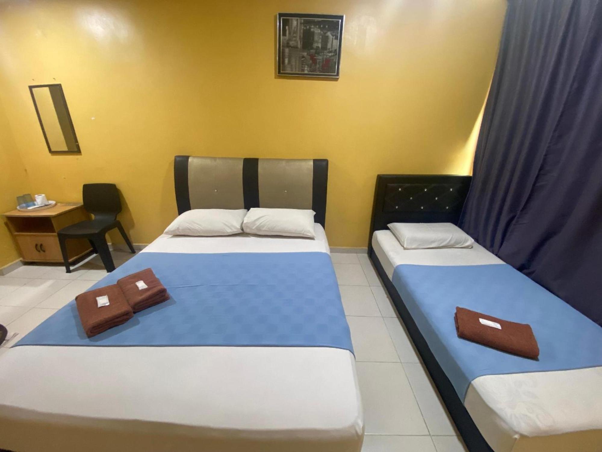 Oyo 91065 Hotel De Anjung Muadzam Shah Eksteriør billede