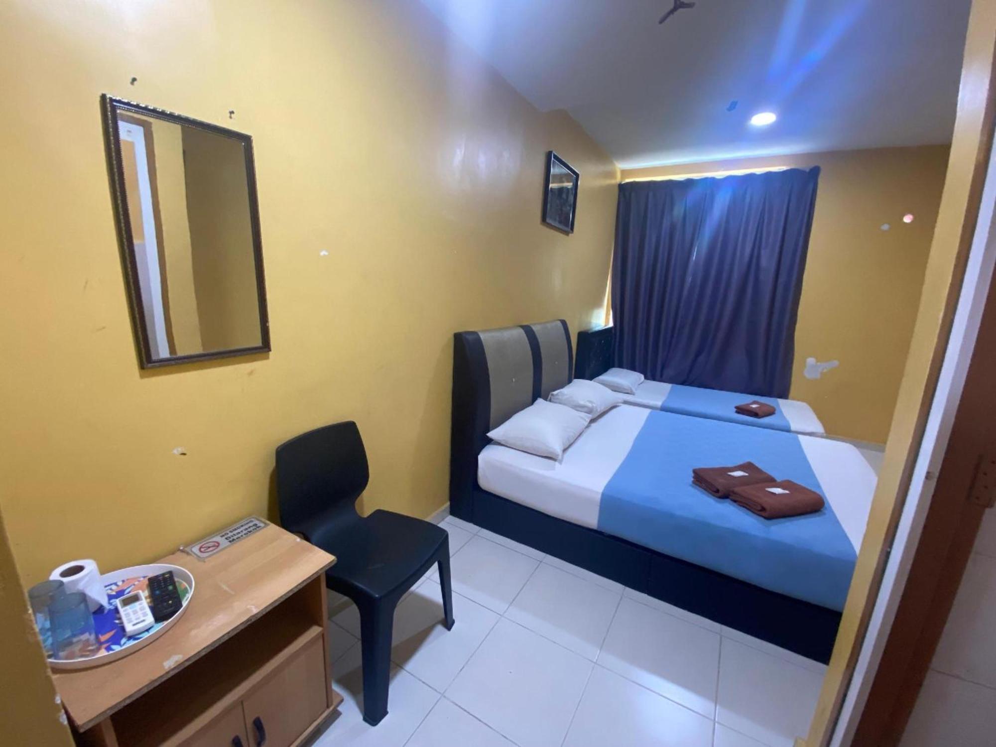 Oyo 91065 Hotel De Anjung Muadzam Shah Eksteriør billede