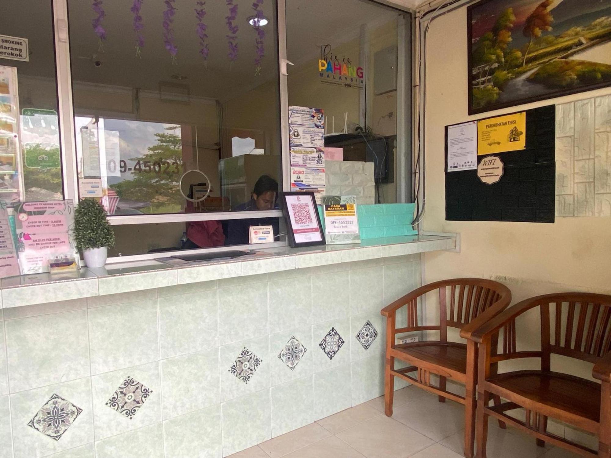 Oyo 91065 Hotel De Anjung Muadzam Shah Eksteriør billede