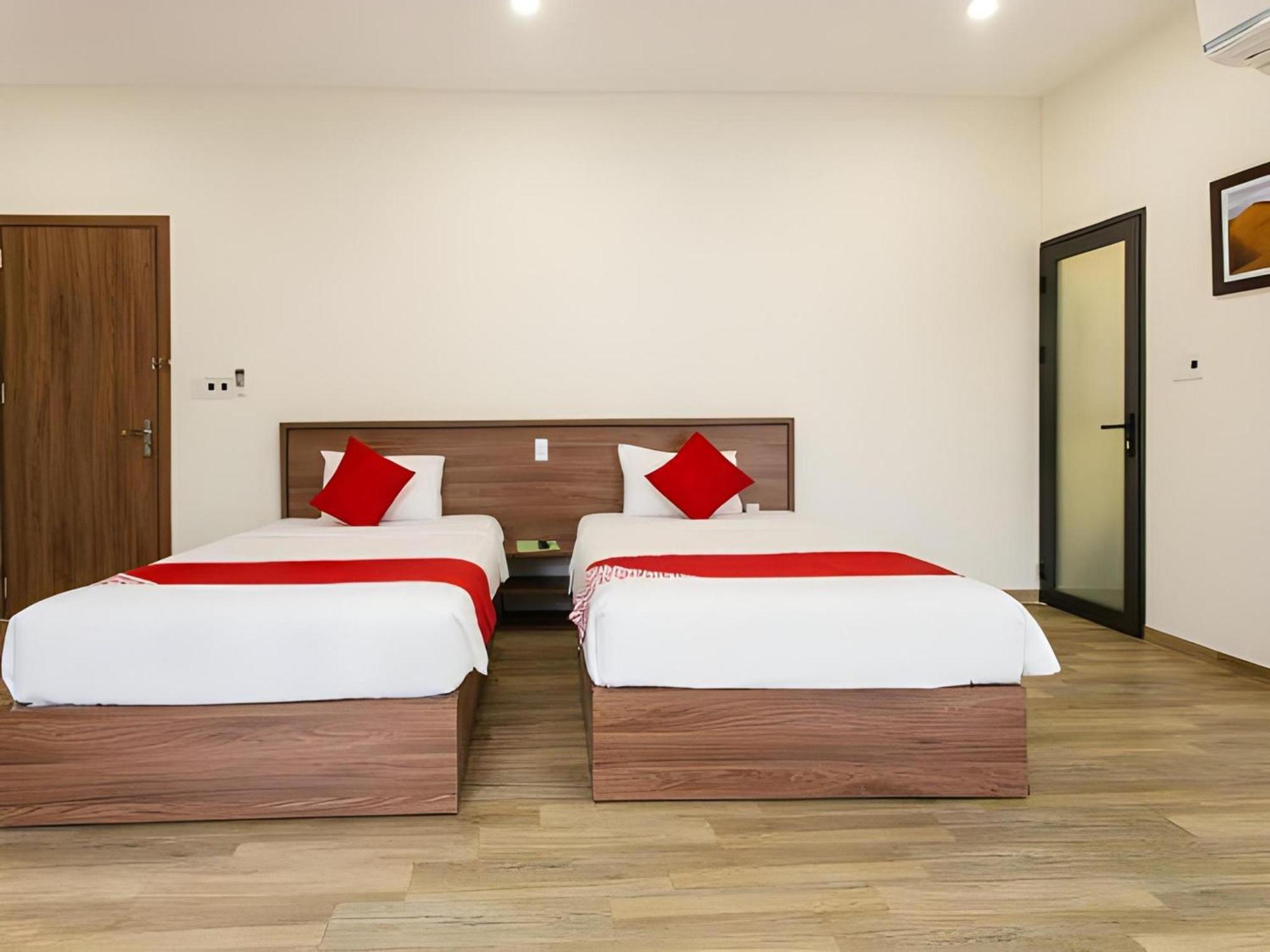 Oyo 91065 Hotel De Anjung Muadzam Shah Eksteriør billede