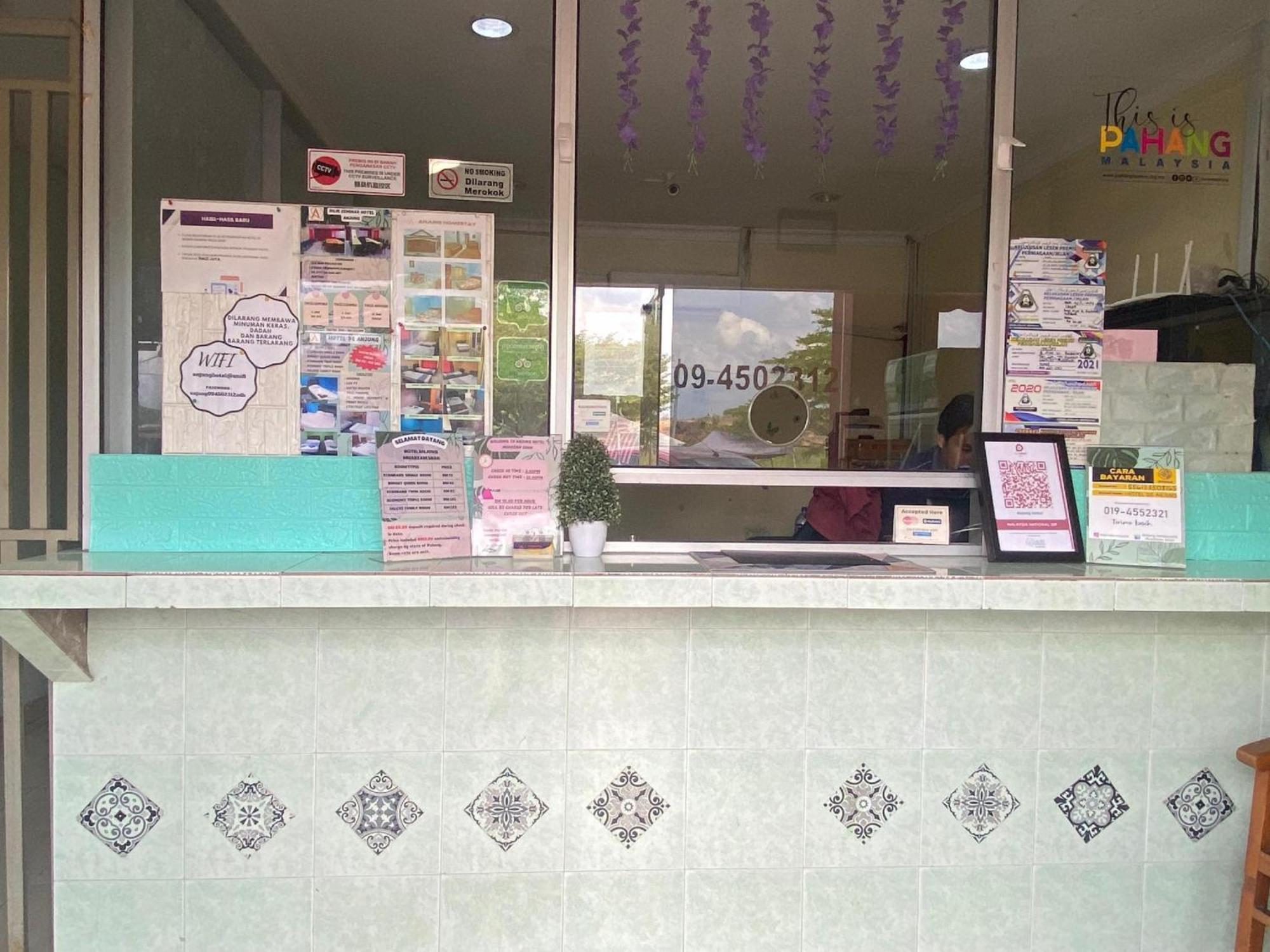 Oyo 91065 Hotel De Anjung Muadzam Shah Eksteriør billede