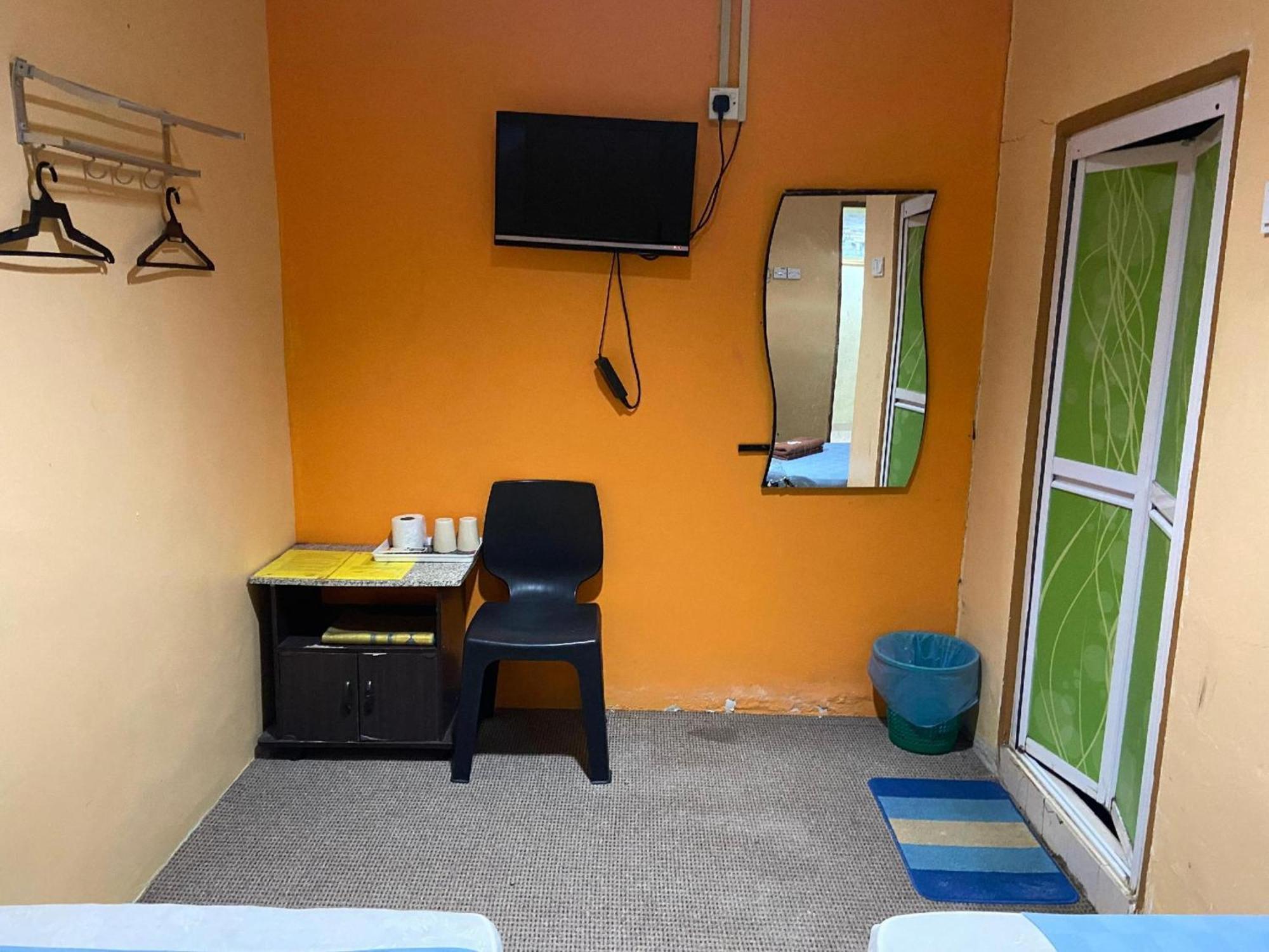 Oyo 91065 Hotel De Anjung Muadzam Shah Eksteriør billede