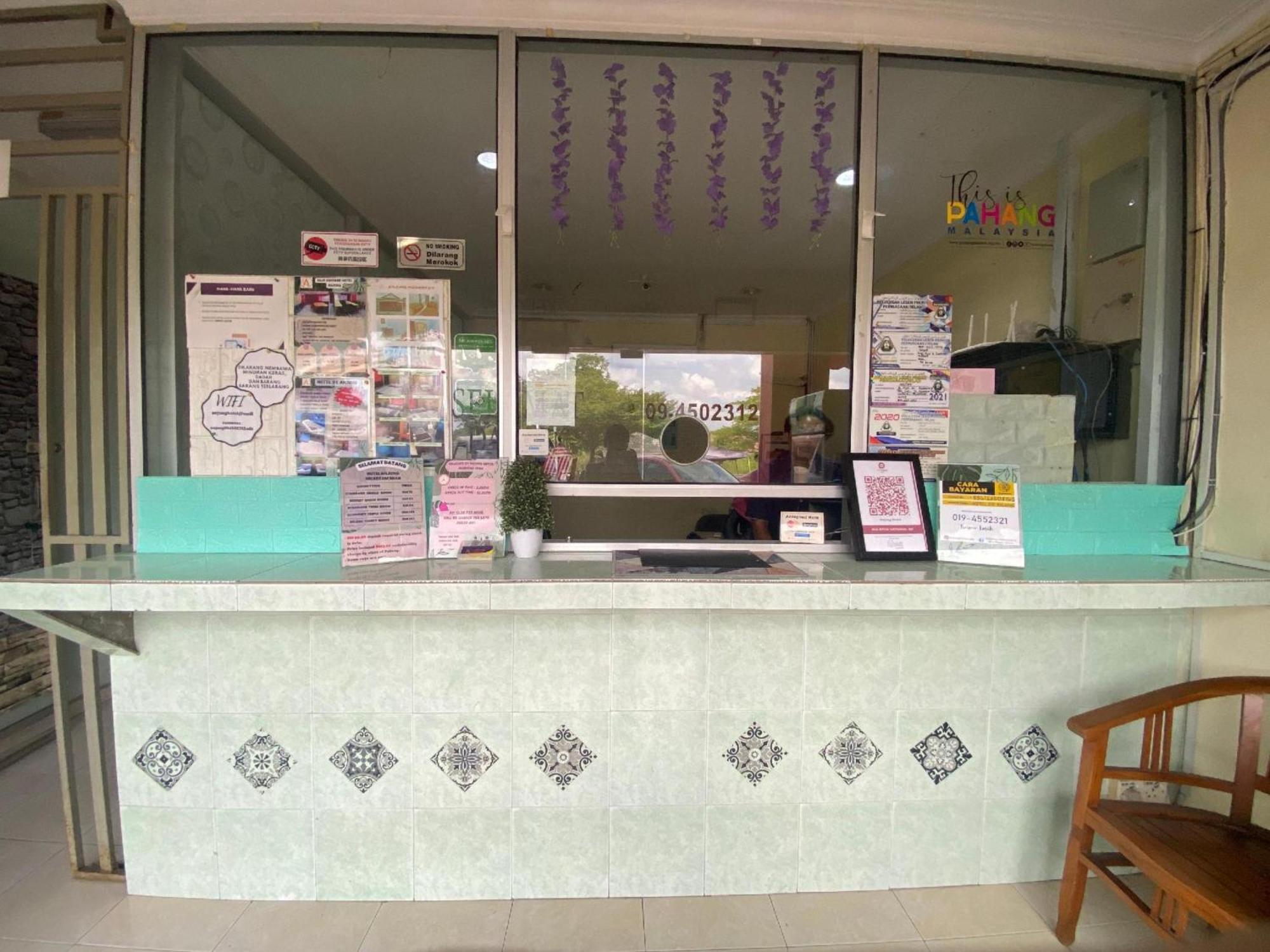 Oyo 91065 Hotel De Anjung Muadzam Shah Eksteriør billede